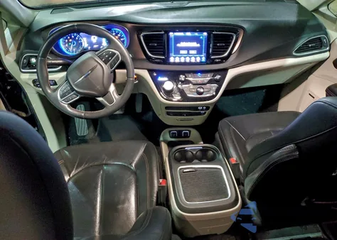 2018 Chrysler Pacifica Touring L Plus z USA, uszkodzony, nr VIN 2C4RC1EG9JR258017